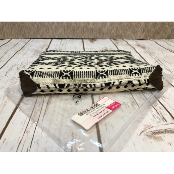 Thirty One Reversible Pouch Rio Weave - Picture 4 of 7